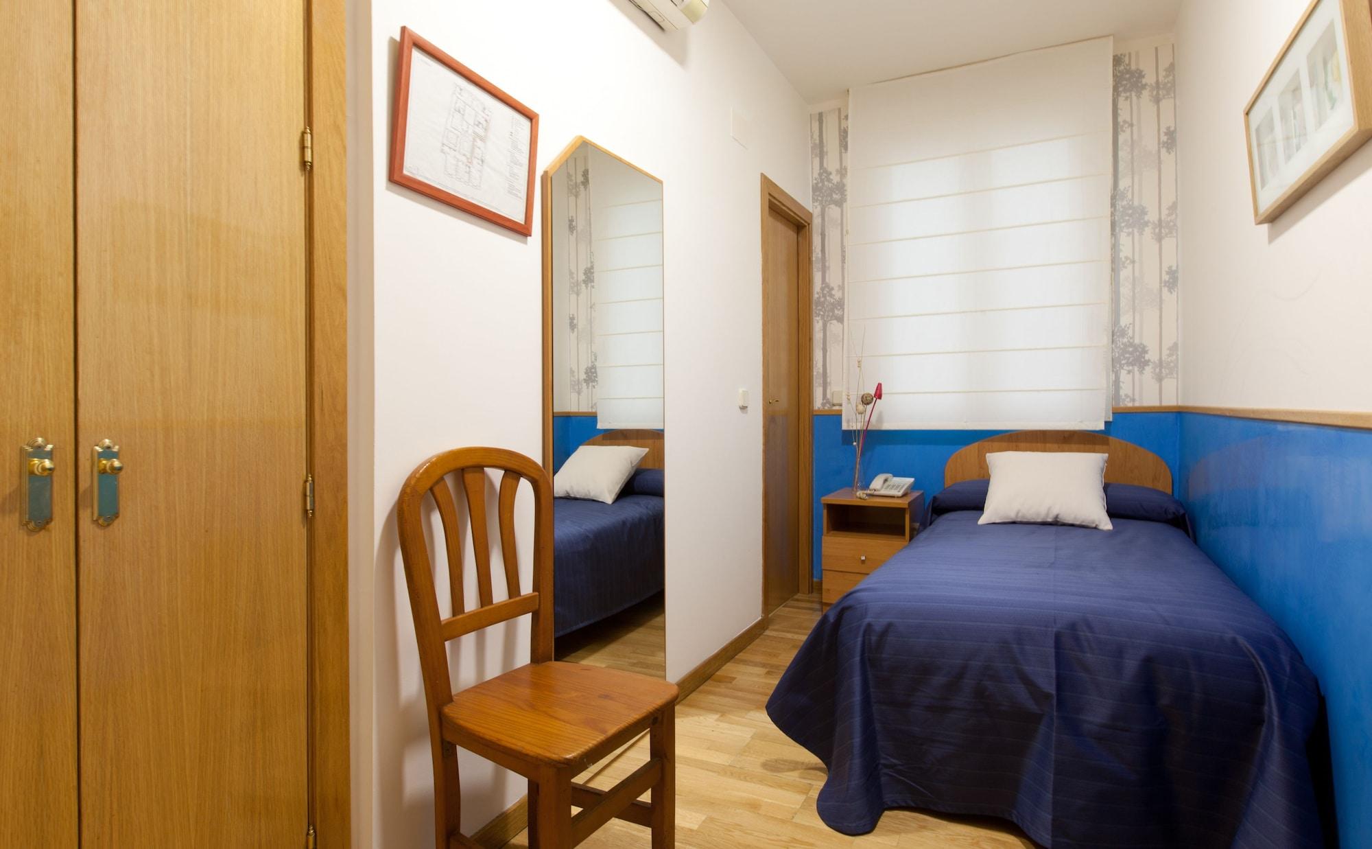 Hostal Montaloya Madrid Exteriér fotografie