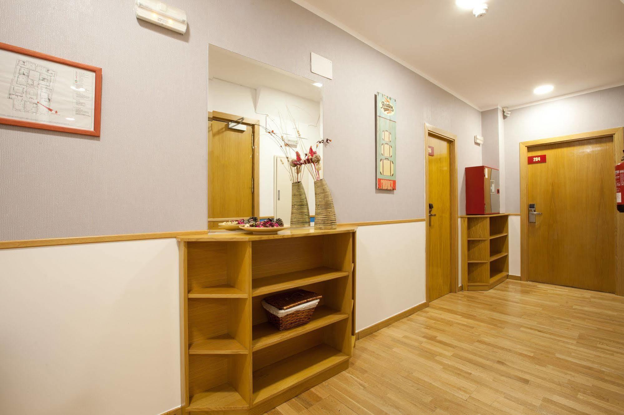 Hostal Montaloya Madrid Exteriér fotografie